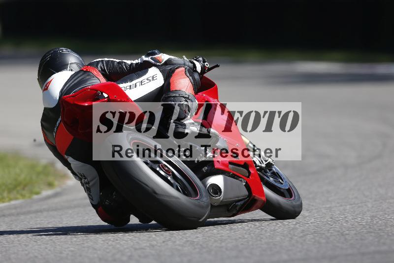 /Archiv-2025/48 25.08.2025 Cornu Master School ADR/rot-rouge/63